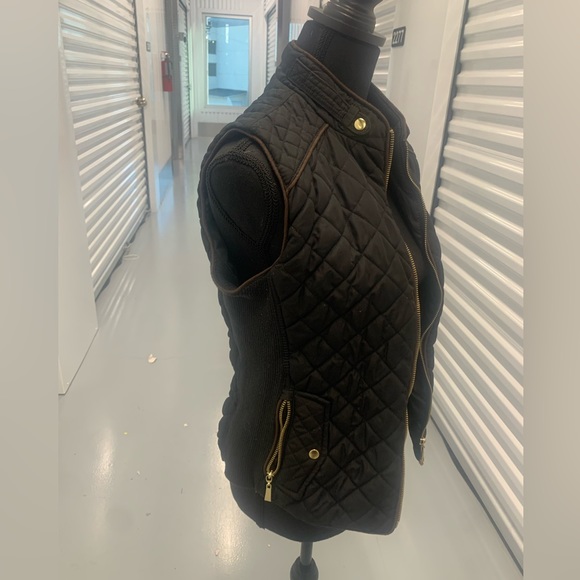 Active U.S.A. Quilted Black Vest - Picture 4 of 9